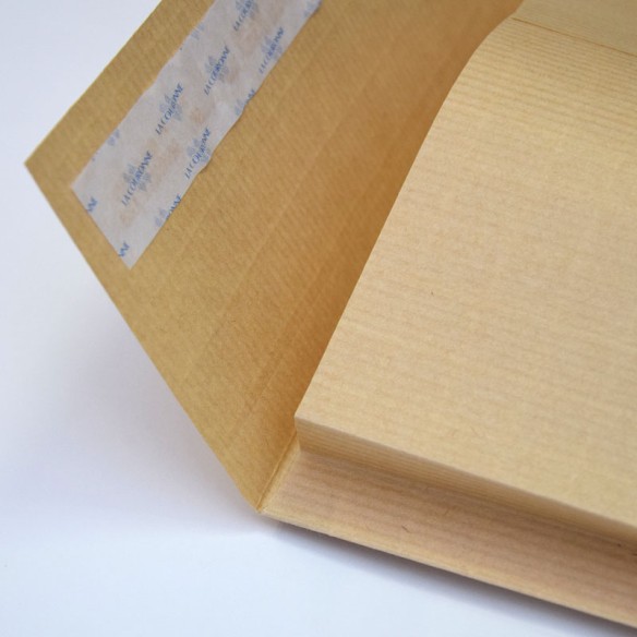 Bolsa 280x365 tira silicona kraft armado 130 gms fuelle 30 mm